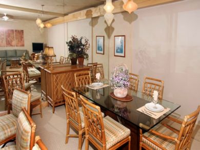 Open plan living & dining area